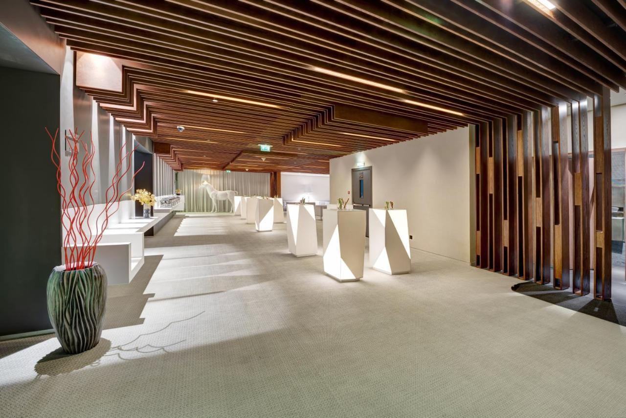 The Act Hotel Σάρτζα Εξωτερικό φωτογραφία The lobby of the hotel