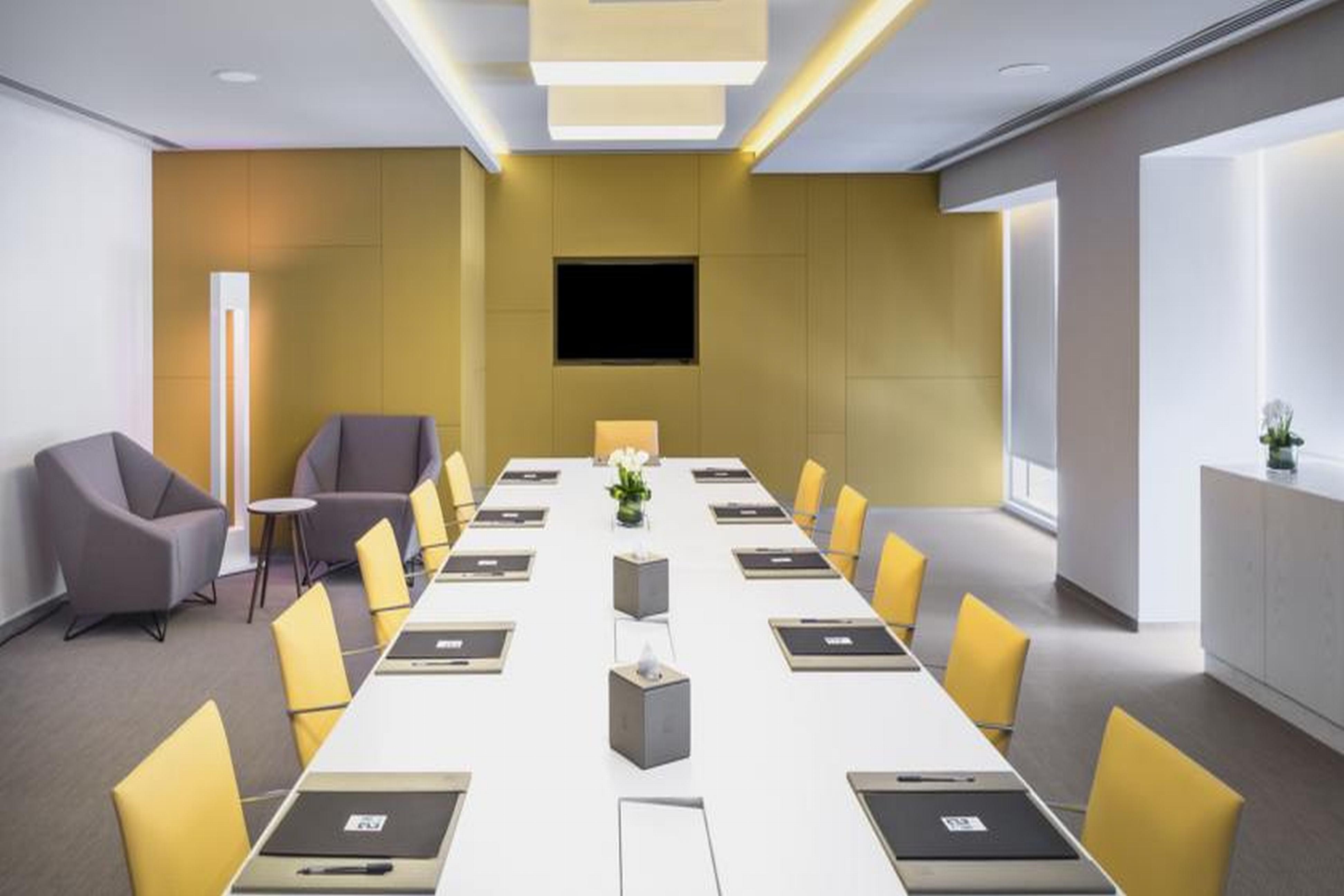 The Act Hotel Σάρτζα Εξωτερικό φωτογραφία Meeting room