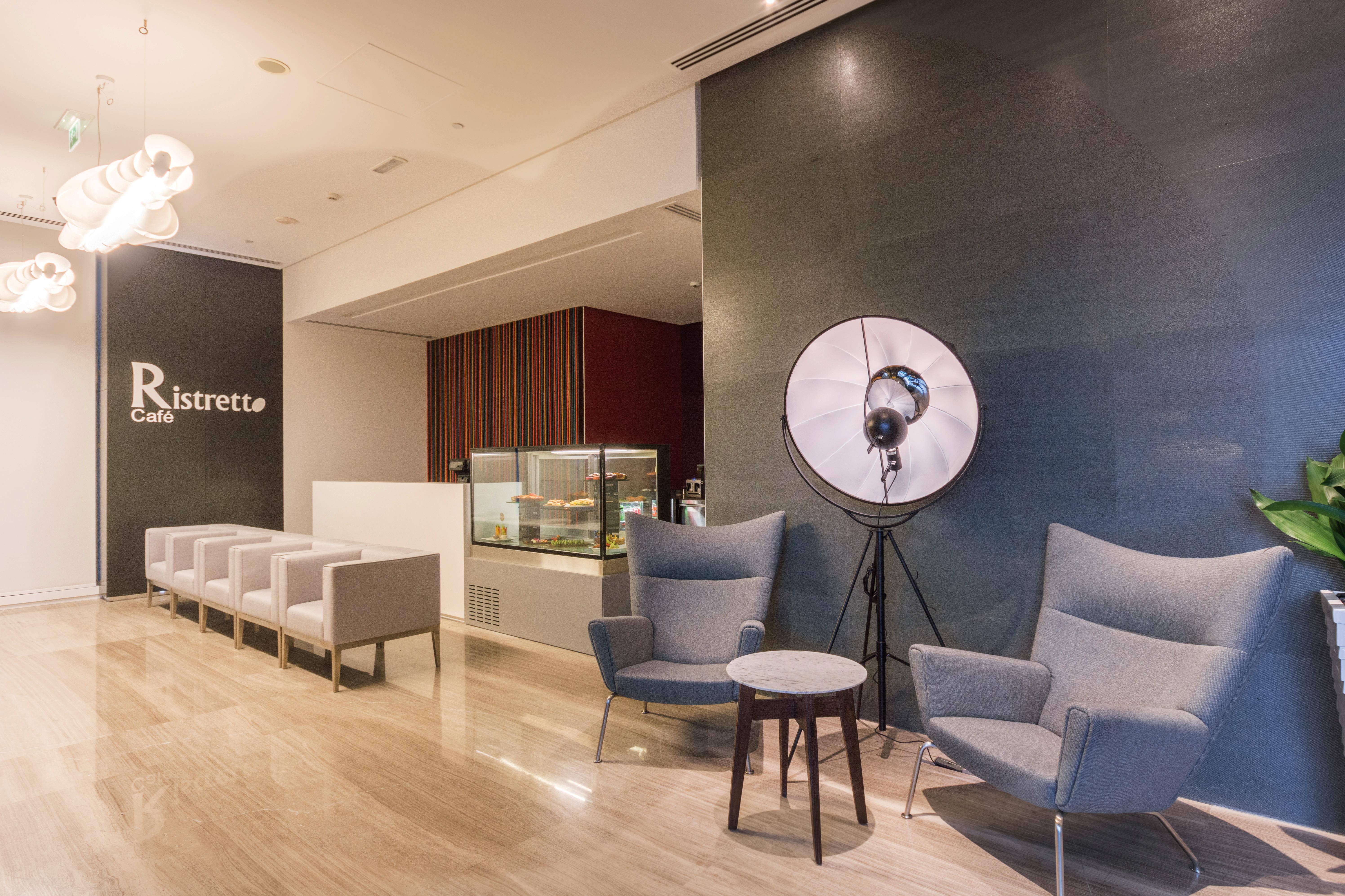 The Act Hotel Σάρτζα Εξωτερικό φωτογραφία Ristretto Lounge at KLIA