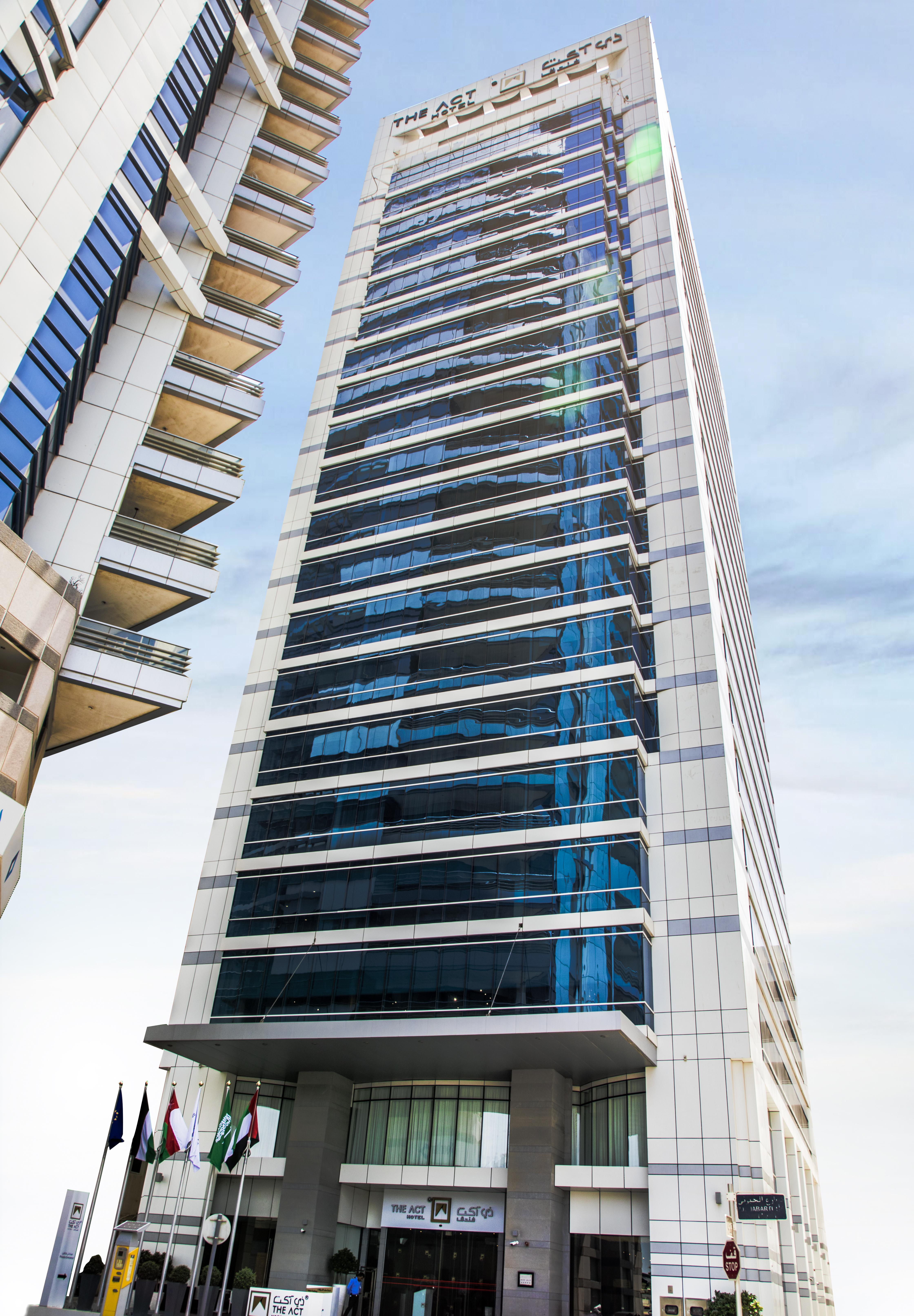 The Act Hotel Σάρτζα Εξωτερικό φωτογραφία The 100-meter high building of the university