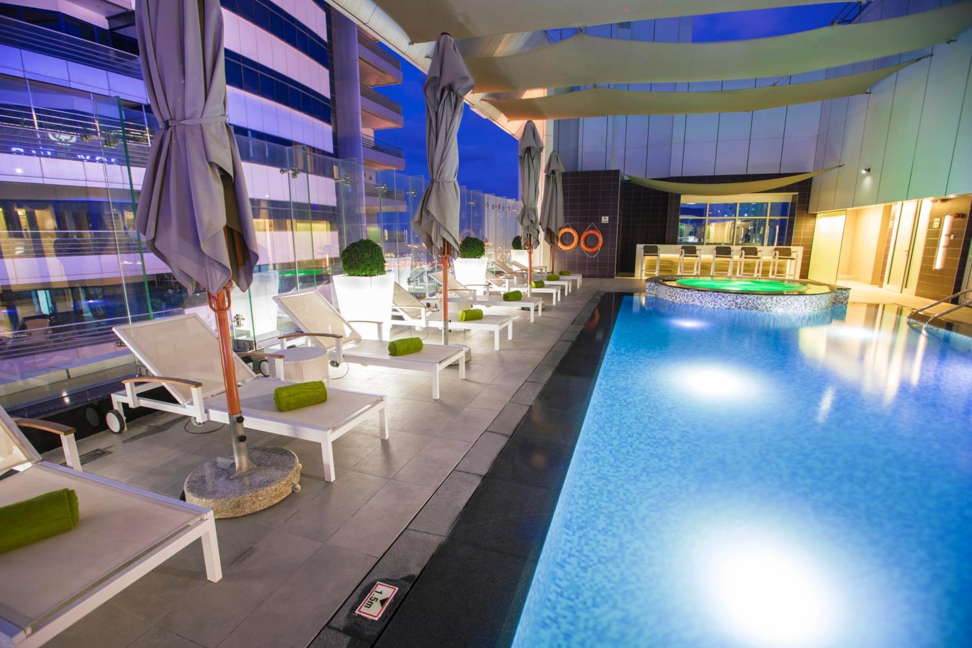 The Act Hotel Σάρτζα Ανέσεις φωτογραφία The pool at the 30th