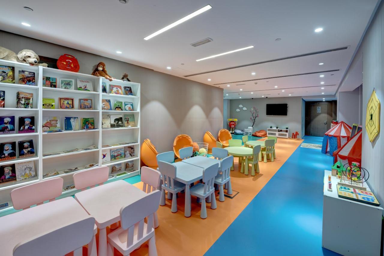 The Act Hotel Σάρτζα Εξωτερικό φωτογραφία Kids Club